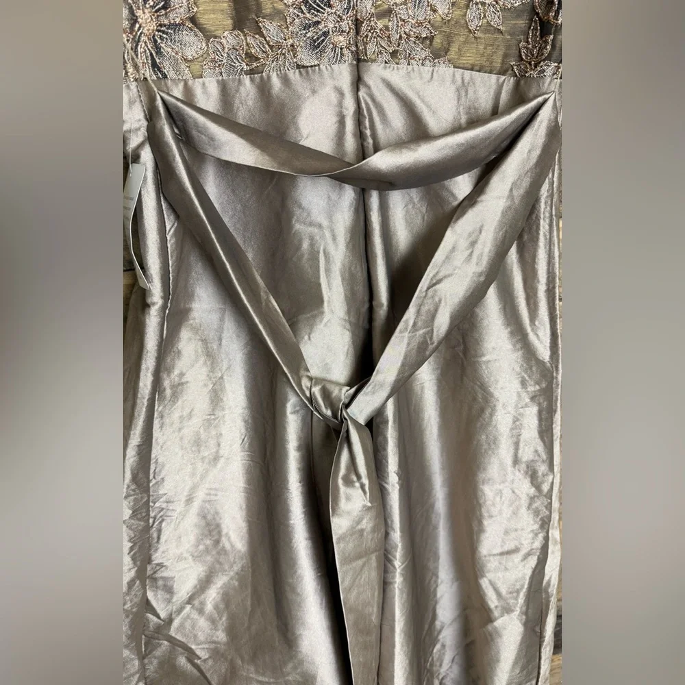 Pisarro Nights Elegant Floral Lace Dress - Picture 7 of 7